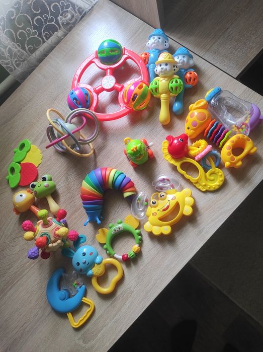 Іграшки для малюка