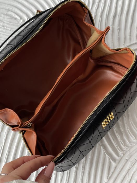 Косметичка жіноча