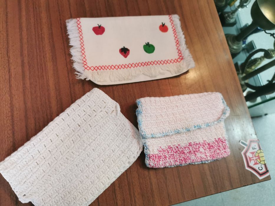 Bolsas em renda e pano
