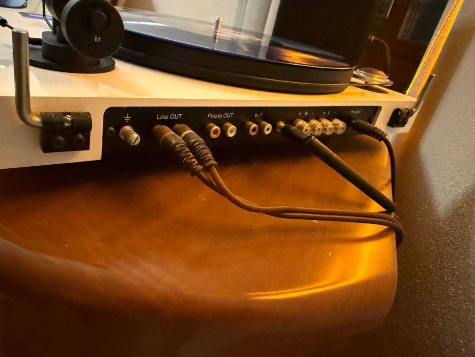Програвач вінілу Pro-Ject Juke Box E1 OM5e White
