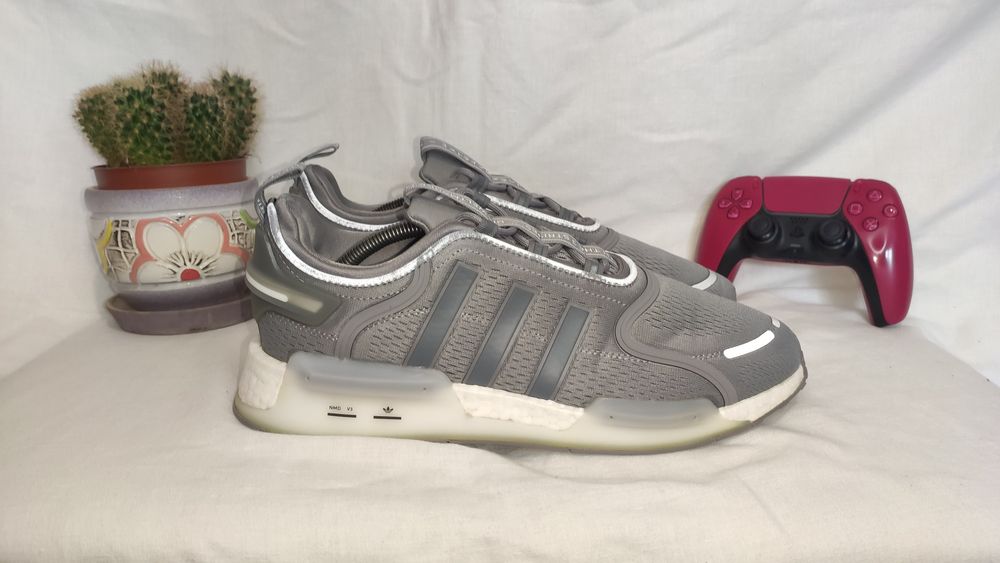 Чоловічі кросівки Adidas NMD V3.Розмір 45