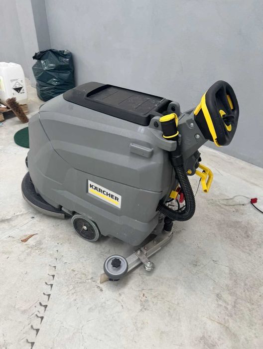 AUTOLAVADORA KÄRCHER PRO BD 50/50 C — A BATERIA