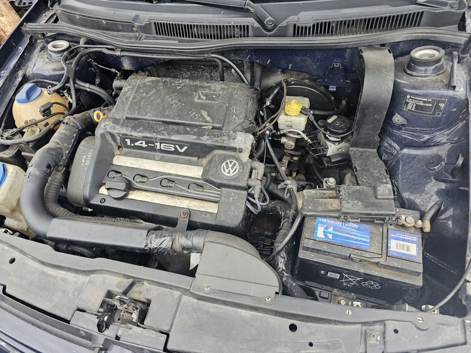 Volkswagen GOLF IV 2000r 1598 ccm 77 kW-na części