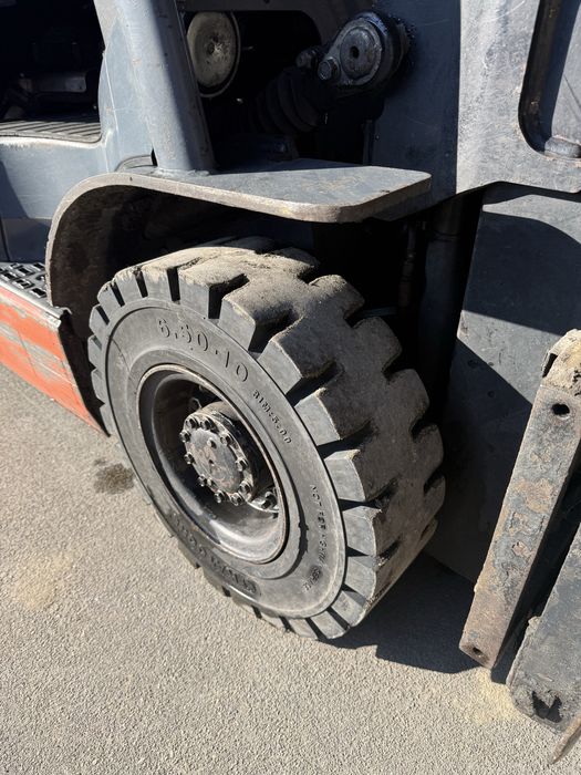 Погрузчик Toyota 1,5т дизель (вылет стрелы 4,5м)