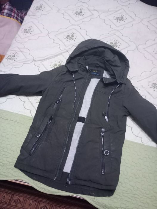Продам куртки підліткові.