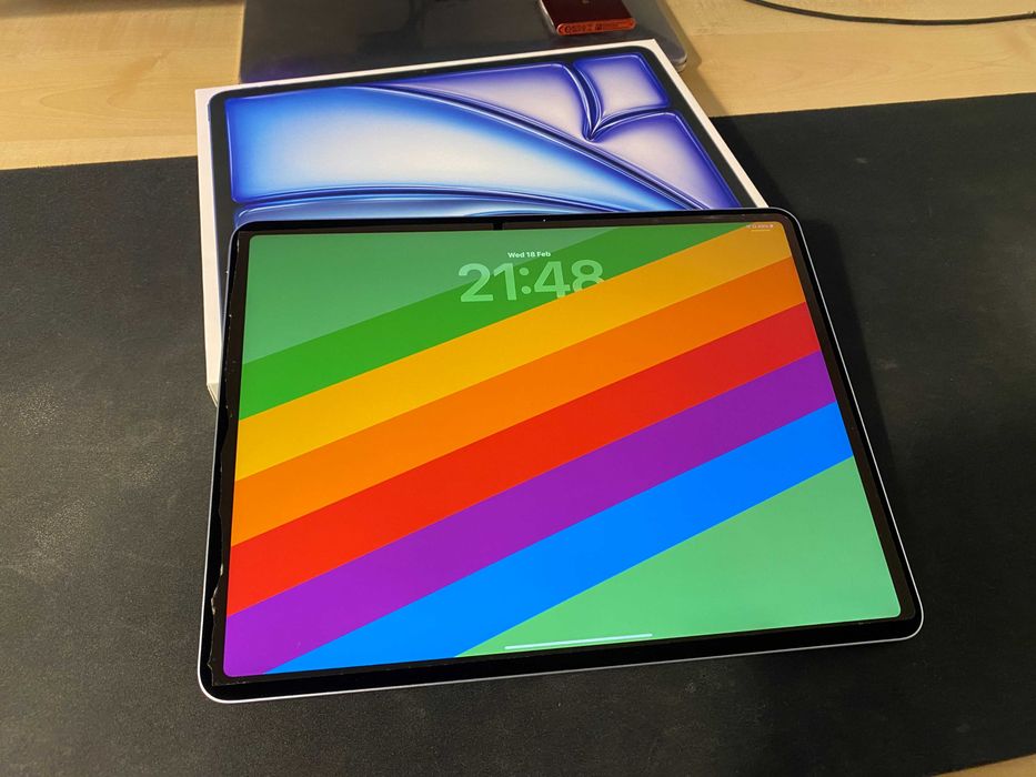 Apple iPad Air 13" M2 2024 Wi-Fi 128GB Blue (MV283NF/A) + чохол ESR