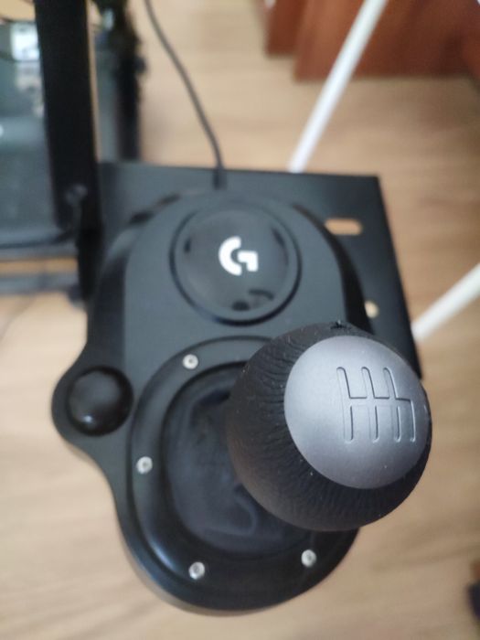 Volante, Pedais e Câmbio - Logitech G29