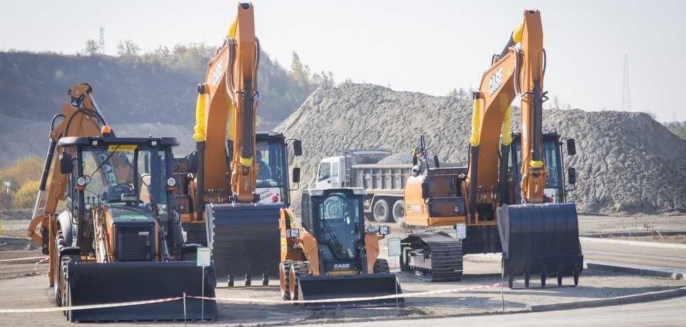 Оренда послуги спецтехніки. Екскаватори, самоскиди, автокрани та інше