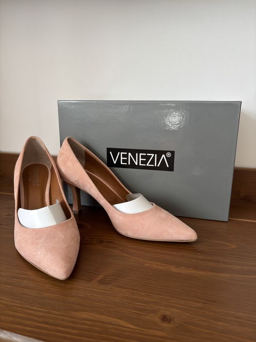 Czółenka skórzane Venezia nowe r.38