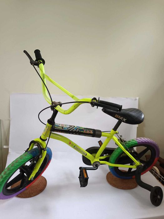Bicicleta BMX de criança
