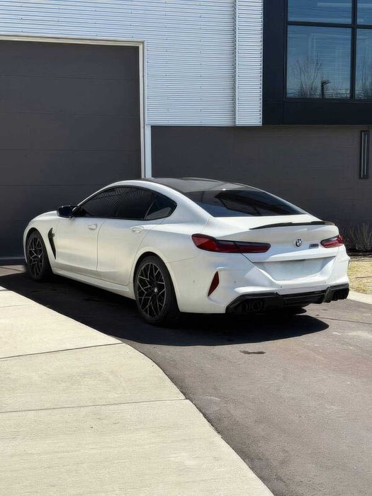 BMW M8 Competition      2022