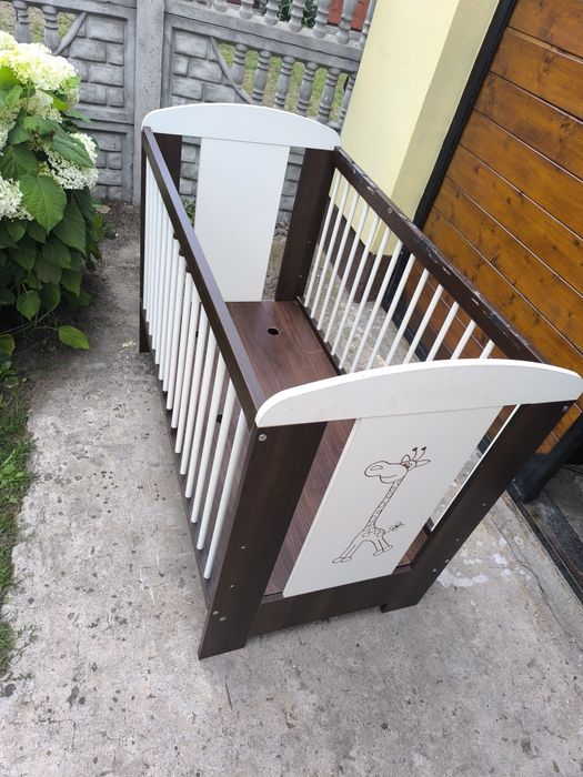 Łóżeczko dziecięce + materac.