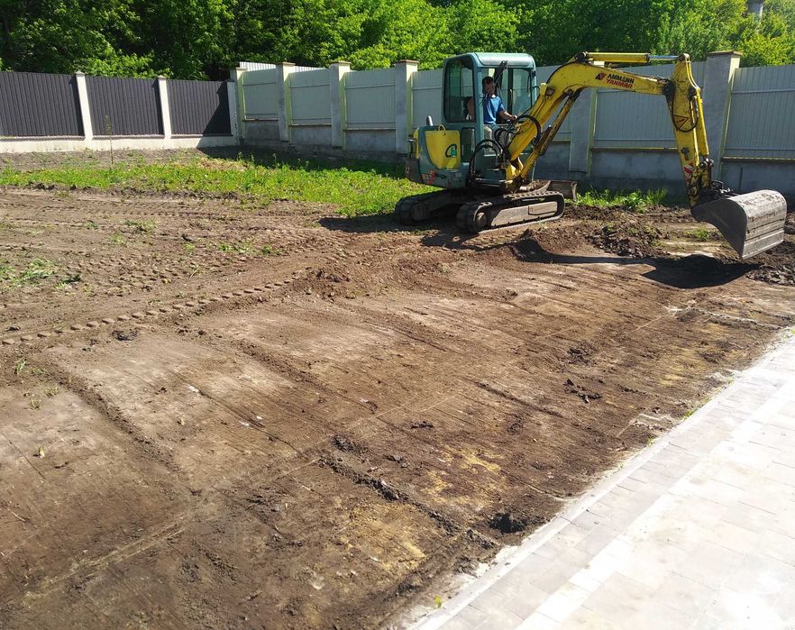 Ландшафтний дизайн, посів газону, стрижка газону, газон, косіння трави