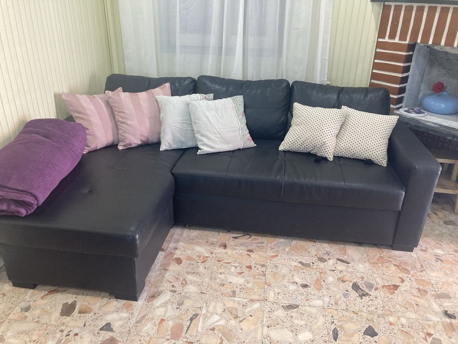 Sofá-Cama Preto Usado