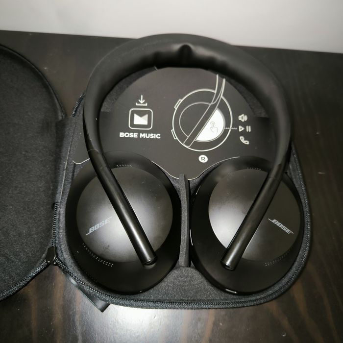 Bose Noise Cancelling Headphones 700