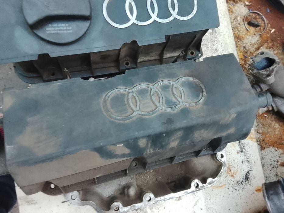 Кришка клапана ауді а6с4 v6 2.6 бензин