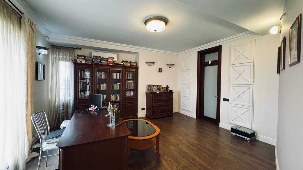 Продаємо сучасний будинок Еліт-класу на Цементників