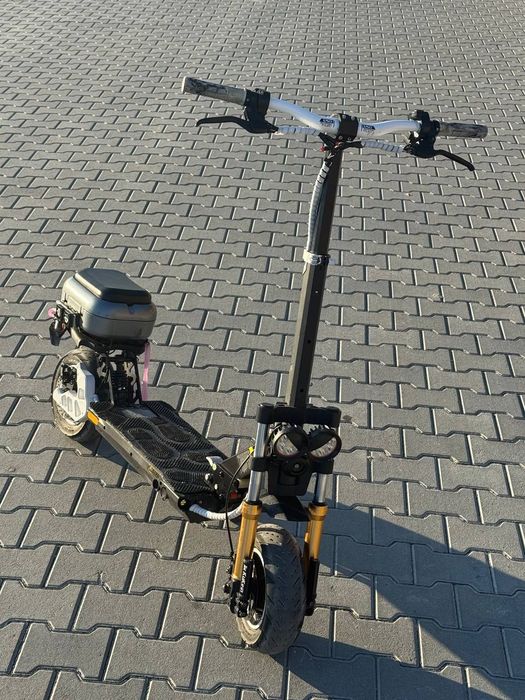Куго м5 про на базі vesc