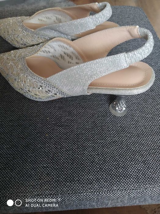 Buty damskie błyszczące