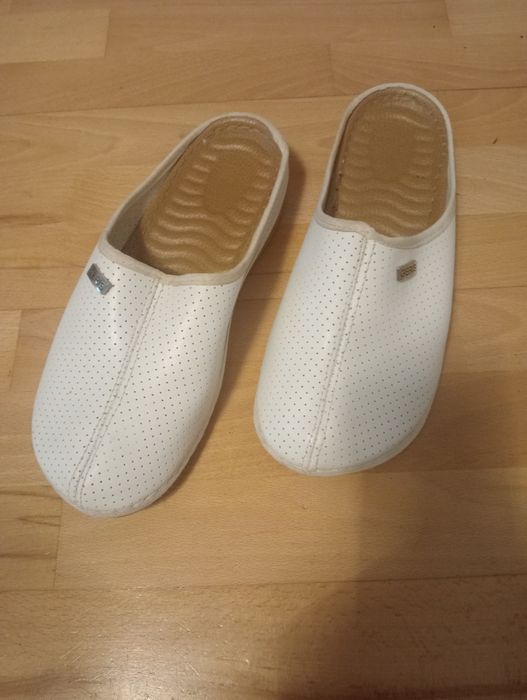 Klapki , rozmiar 42