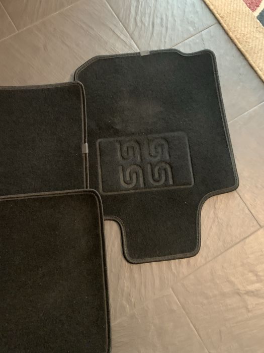 Conjunto de tapetes para automovel