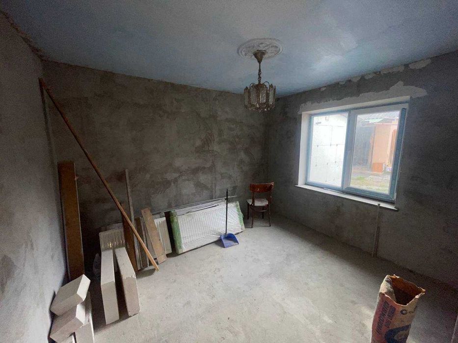 Продається будинку з господарською будівлею. Польські фільварки