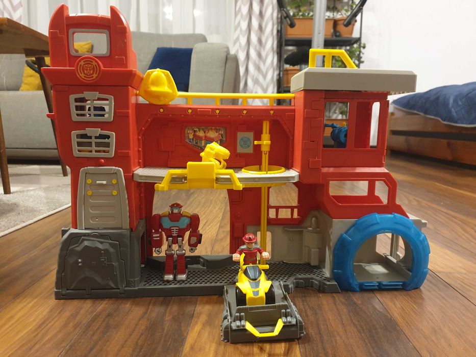 Sprzedam Baza Strażacka Transformers Hasbro