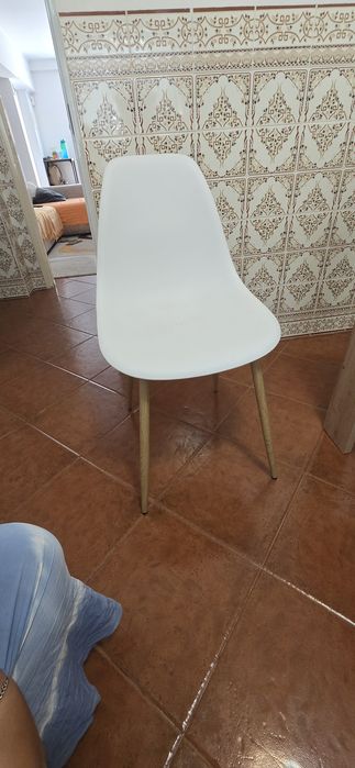 Conjunto mesa extensível + 4 cadeiras