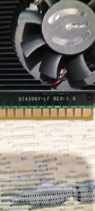 Placa gráfica NVIDIA GT43064729806169346121