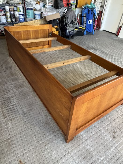 Cama de solteiro em pinho 90x200