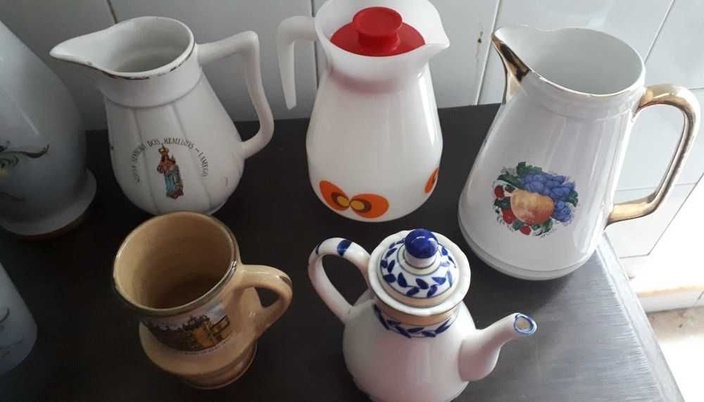Jarros conjunto de 7 diferentes + 1 copo - tudo por 7,50 euros