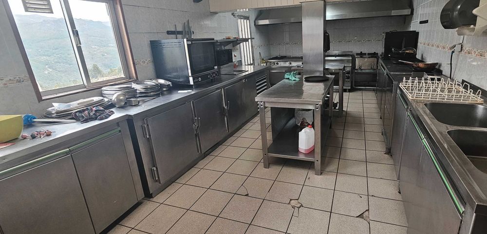 Cozinha de restaurante completa