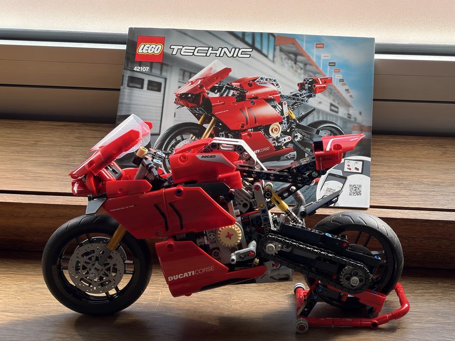 Lego Ducati panigale V4 R