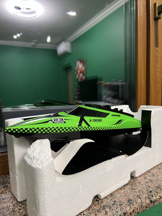 радіокерований катер Revell Control X-TREME  45 км на годину