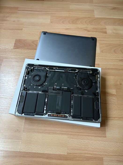 MacBook Pro 13 2020 Запчасти