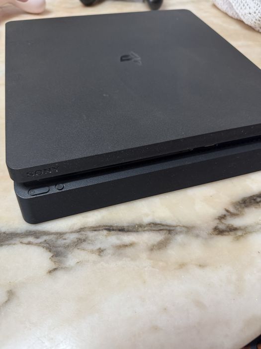 Vendo PS4 de 500GB completa
