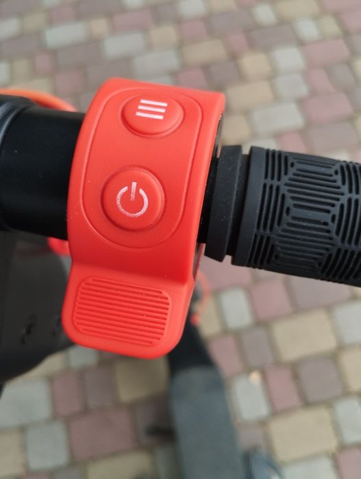 Електросамокат Revo e3