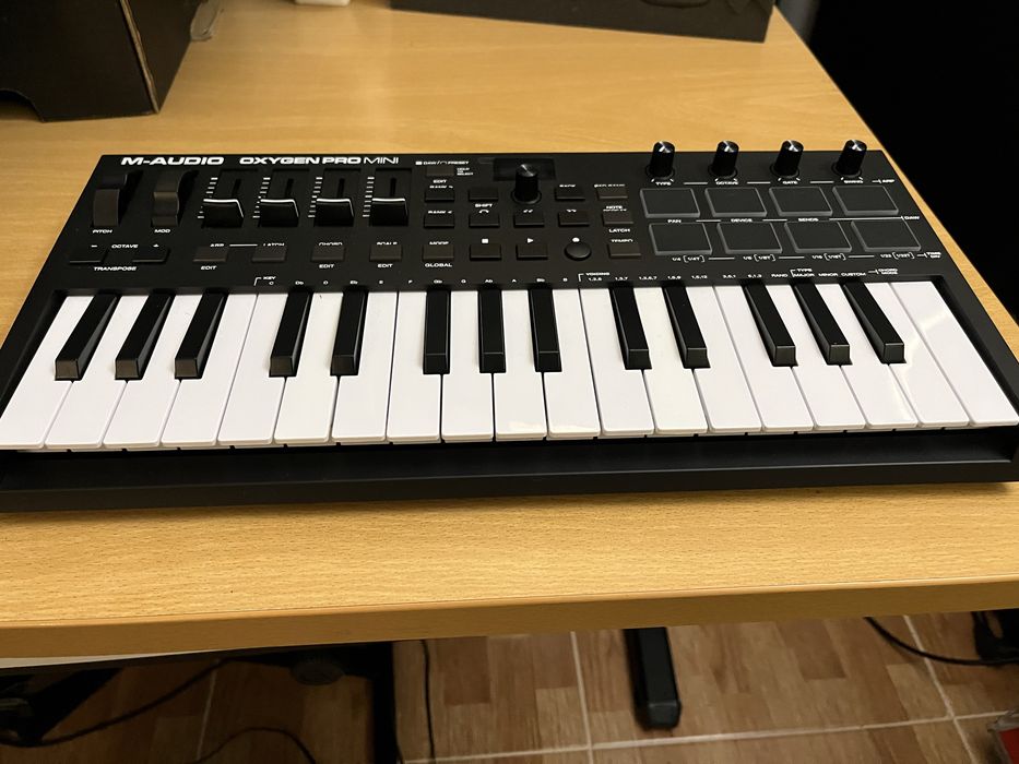 Oxygen pro mini 31 teclas midi controller