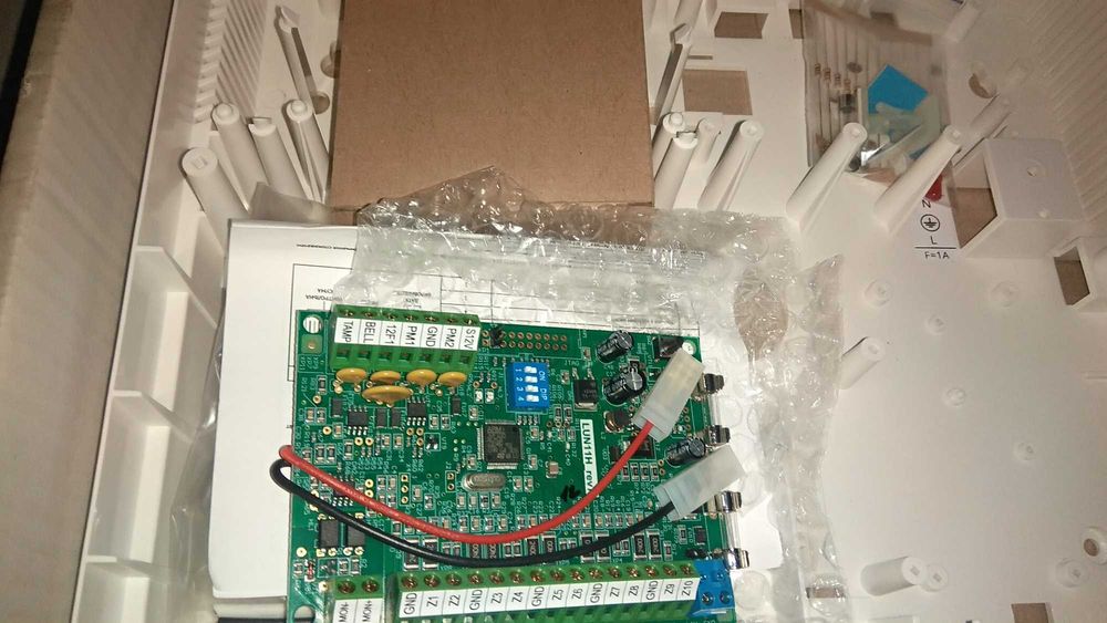 система охранной сигнализации.датчики.прибор охраны