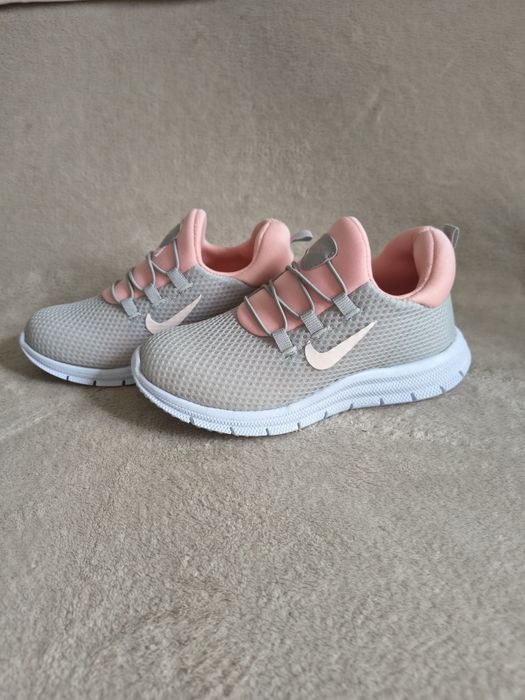 buty dzieciece nowe.