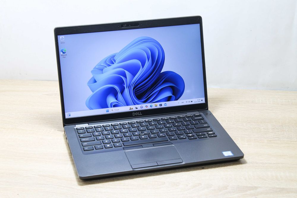 Dell Latitude 5400 14″ HD / LTE / 8GB RAM / 128GB SSD / Windows 11