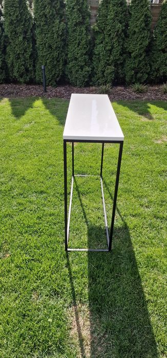Konsola biała z czarnym stelażem 100x30x80