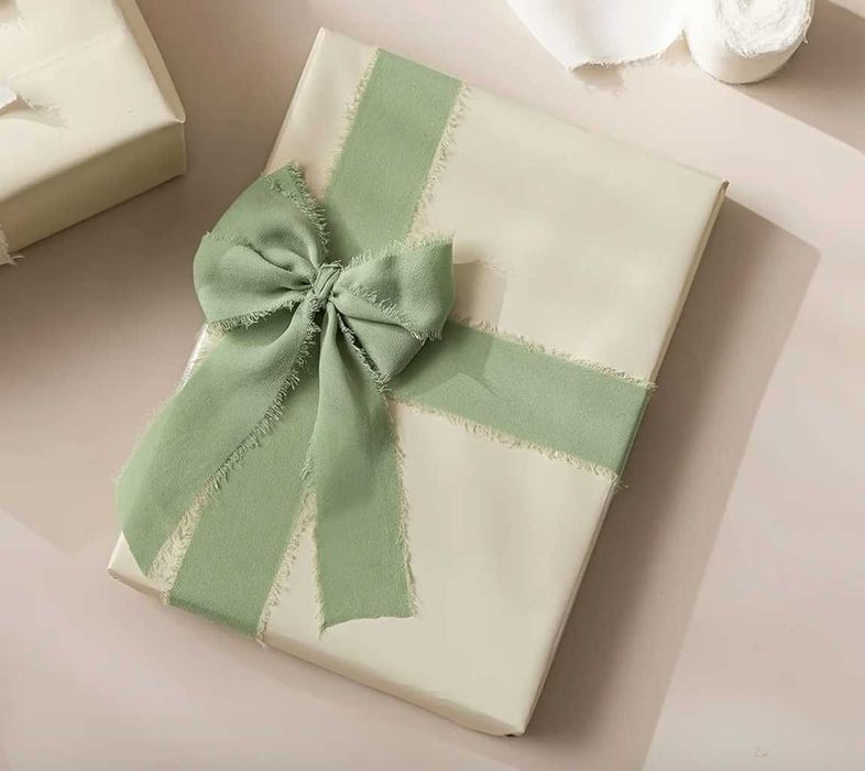 Szałwiowa wstążka szyfonowa ręcznie rwana 4 x 500 cm - Hit sezonu 2025