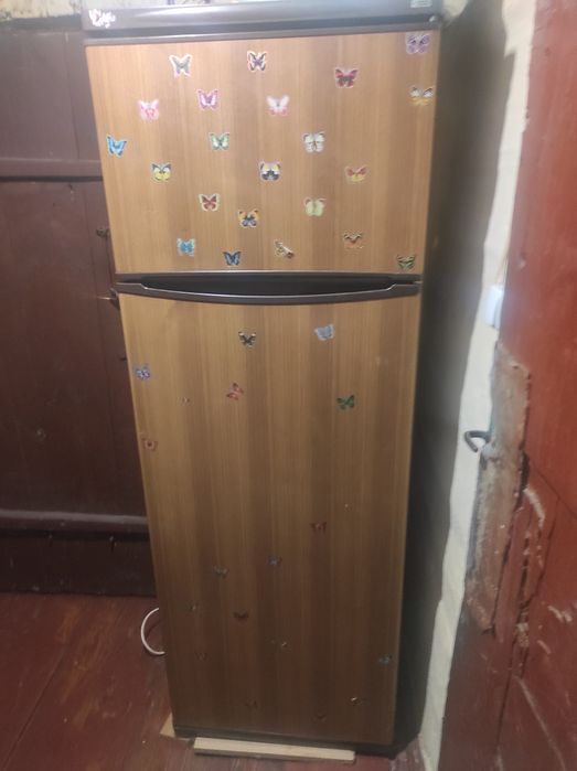 Холодильник Indesit