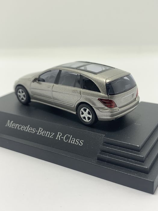 Mercedes R da Busch escala 1/87