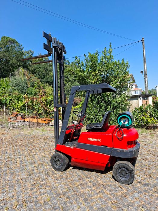 Empilhador linde 1.5T a gás