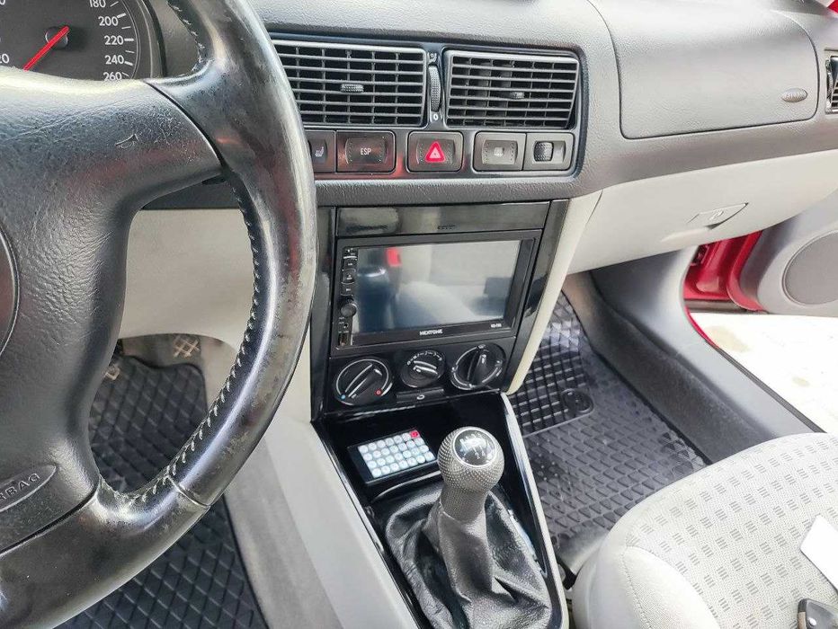 Volkswagen Golf 2003