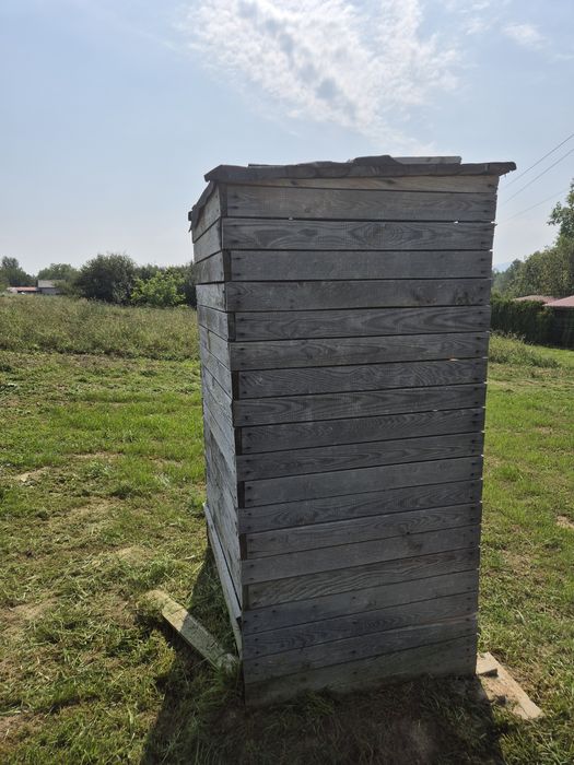 Wychodek drewniany na budowe