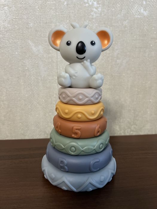 Силіконова піраміда та кубики