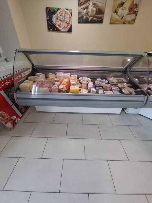 Продам холодильные витрины